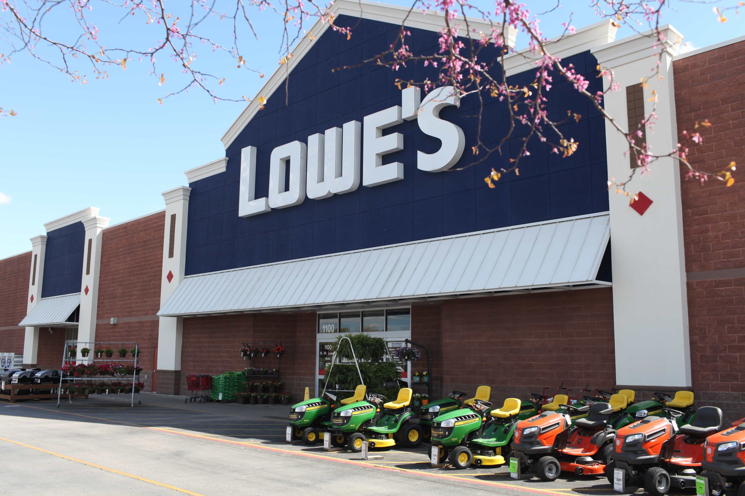 Lowe’s Promoting New Fall Looks for Home