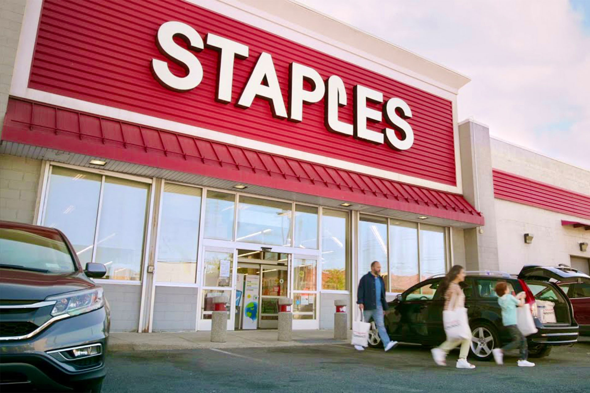 Staples Makes $1 Billion Bid For Office Depot, OfficeMax 