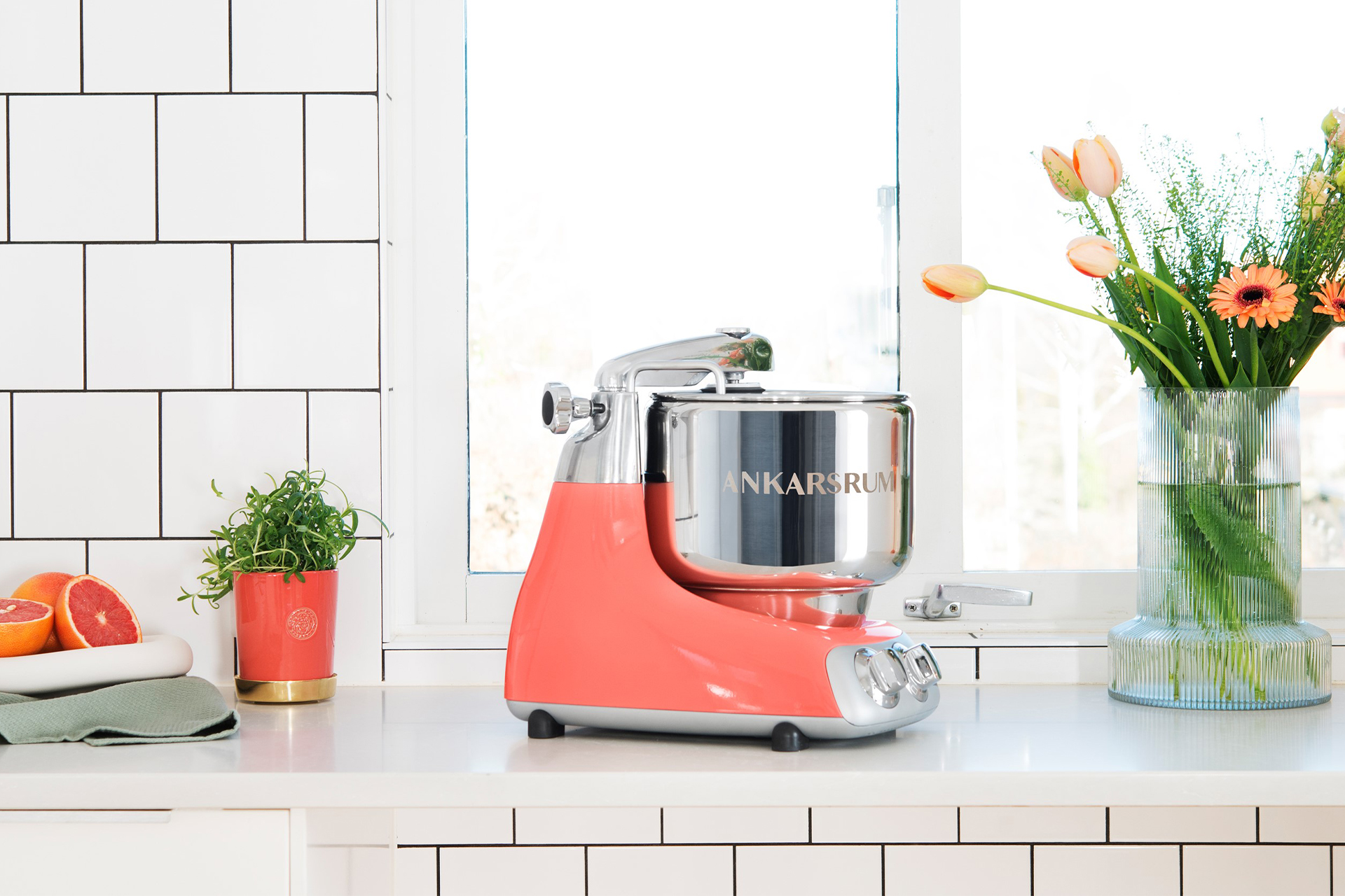 maler Regan operatør Ankarsrum Adds Coral Crush Color to Stand Mixer Lineup - HomePage News