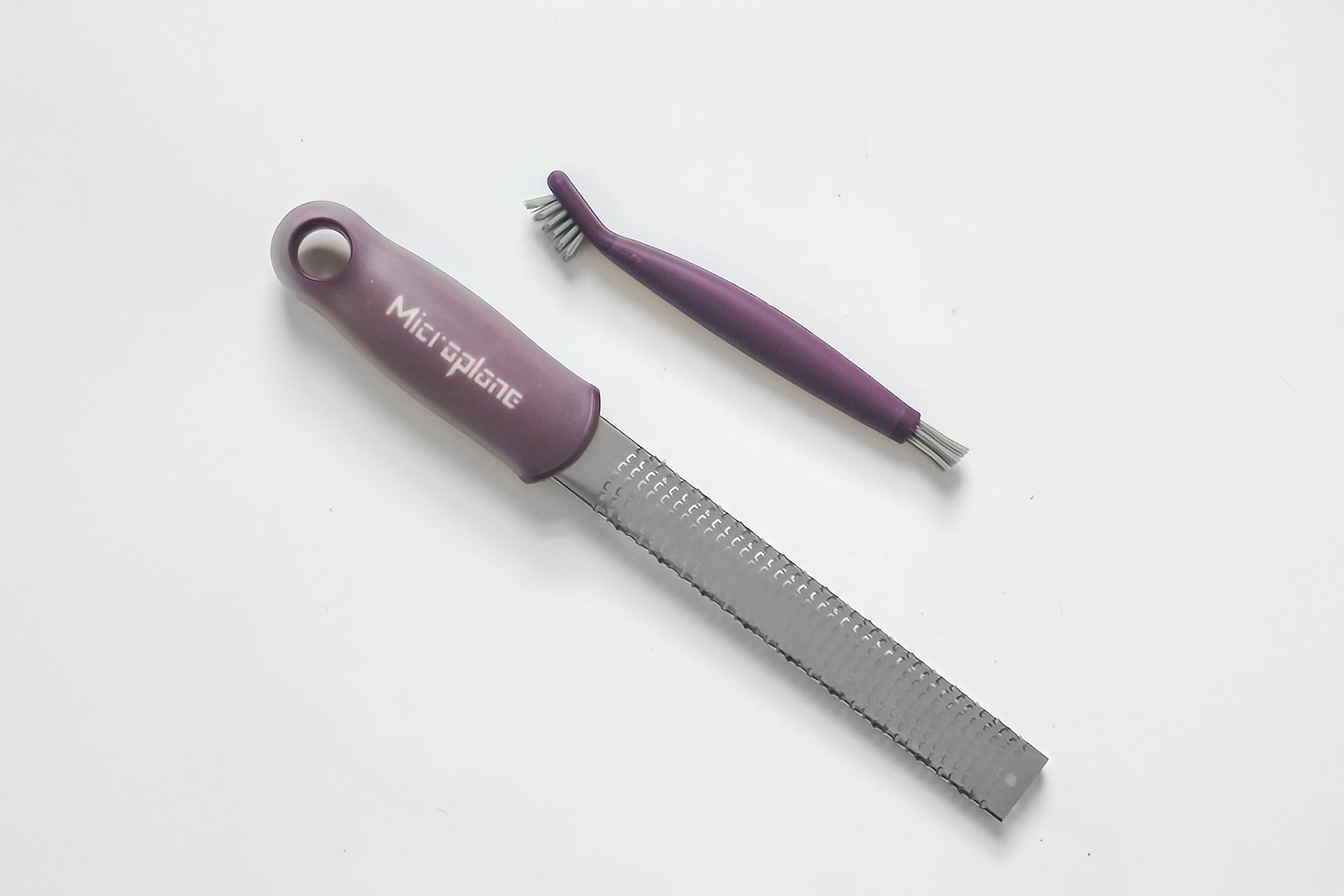 microplane-home-series-zester-cleaning-brush
